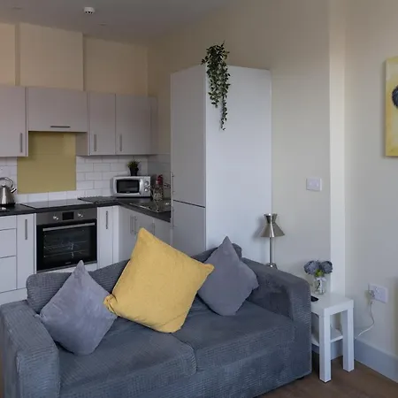 Apartment 6, Isabella House, Aparthotel, By Rentmyhouse Hereford Exterior photo