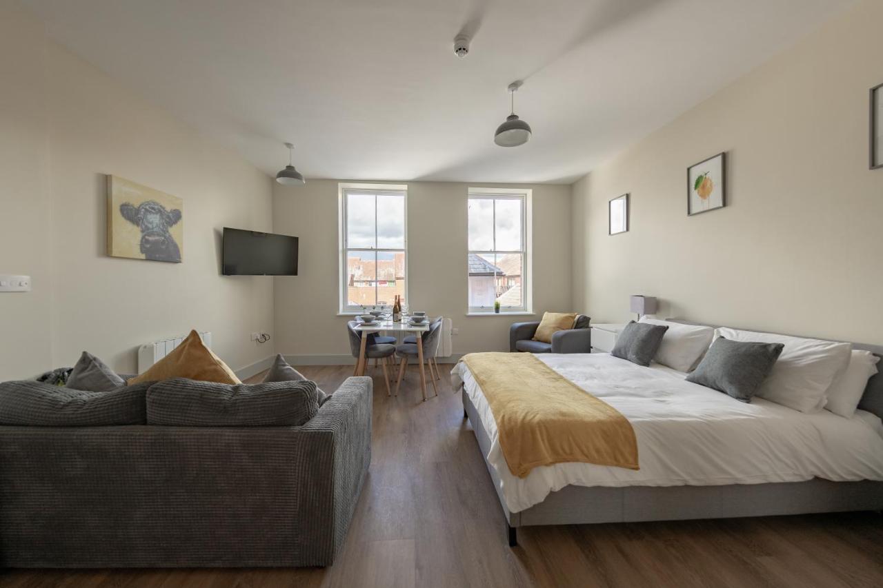 Apartment 6, Isabella House, Aparthotel, By Rentmyhouse *