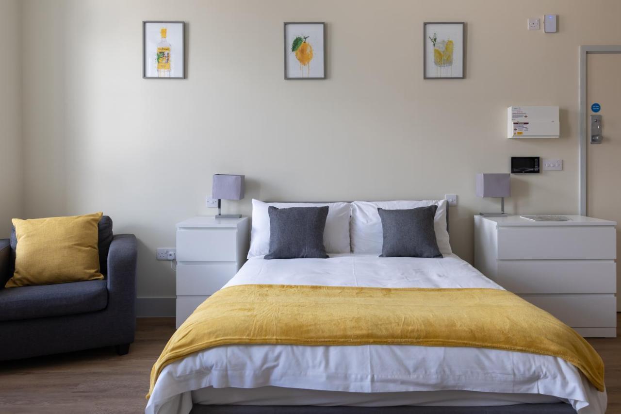 Apartment 6, Isabella House, Aparthotel, By Rentmyhouse