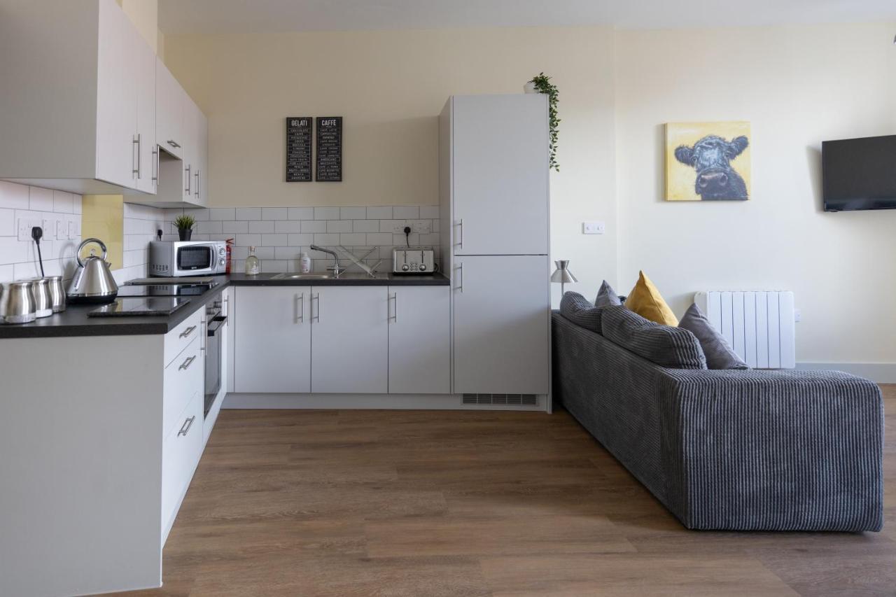 Apartment 6, Isabella House, Aparthotel, By Rentmyhouse *
