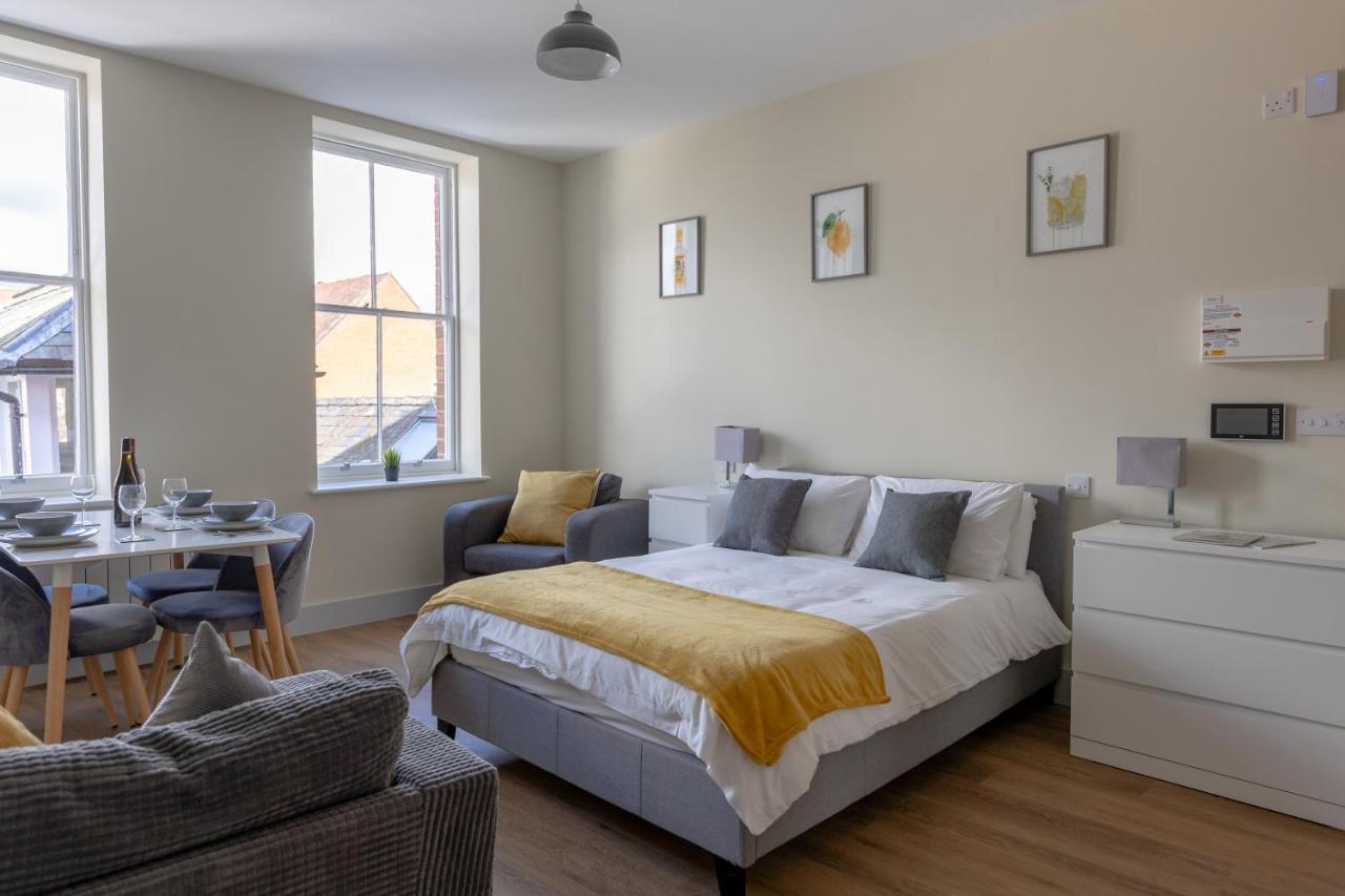 6, Isabella House, Aparthotel, By Rentmyhouse * Hereford