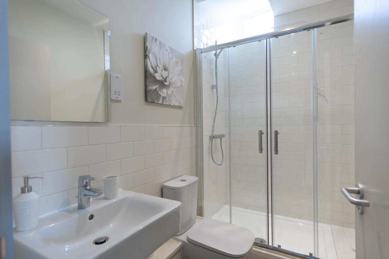 6, Isabella House, Aparthotel, By Rentmyhouse